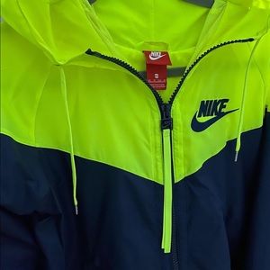 NIKE WIND BREAKER